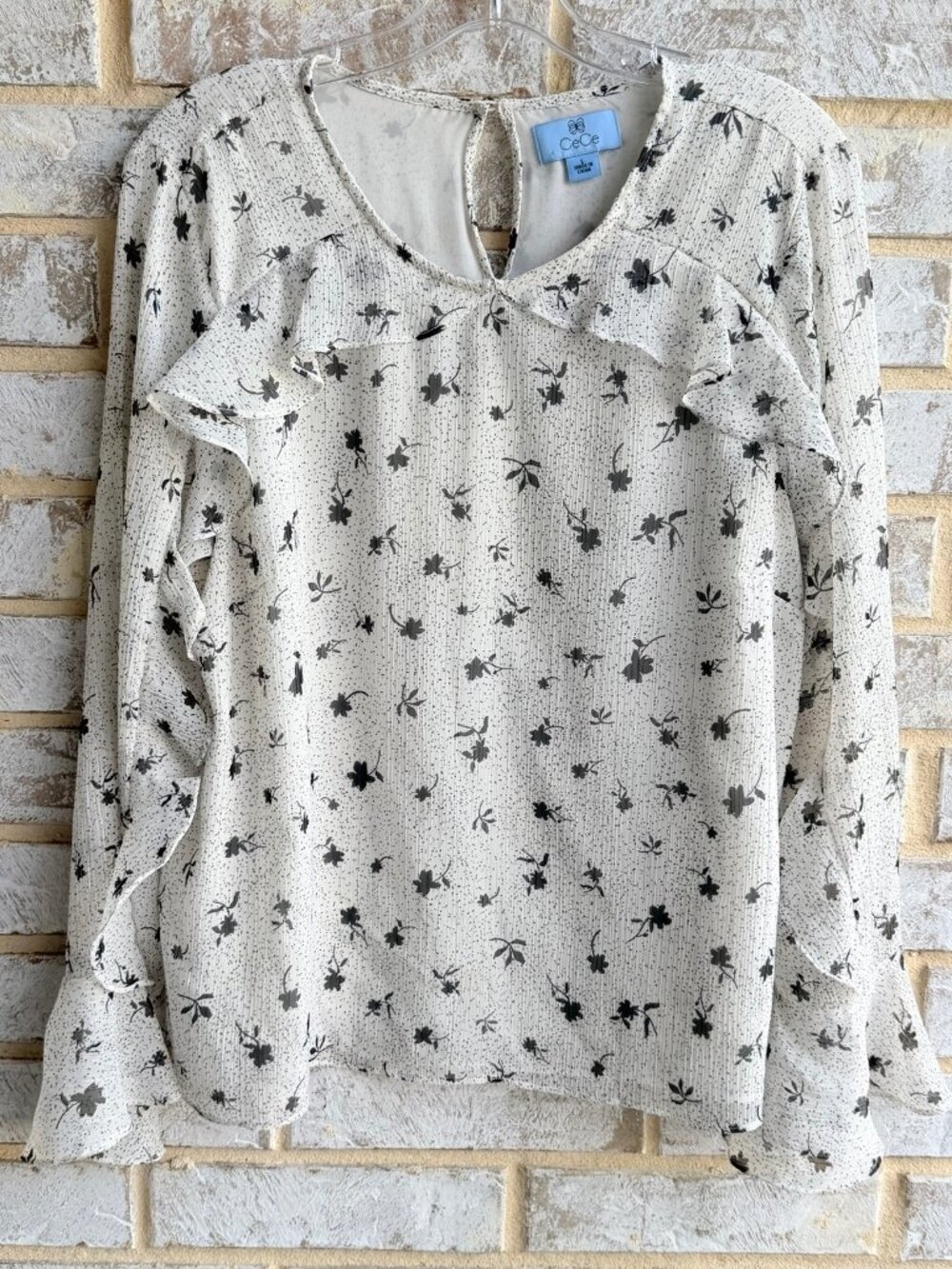 CeCe Ruffled Long Sleeve Round Neck Cream / Black Floral Blouse Women's Size L